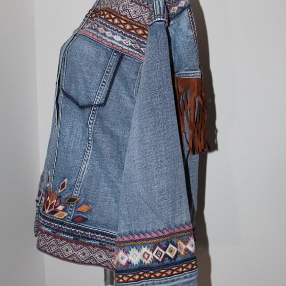 NWT Driftwood Denim Aztec Fringe Trim Jean Jacket Western Embroidered Rowan - Picture 7 of 10
